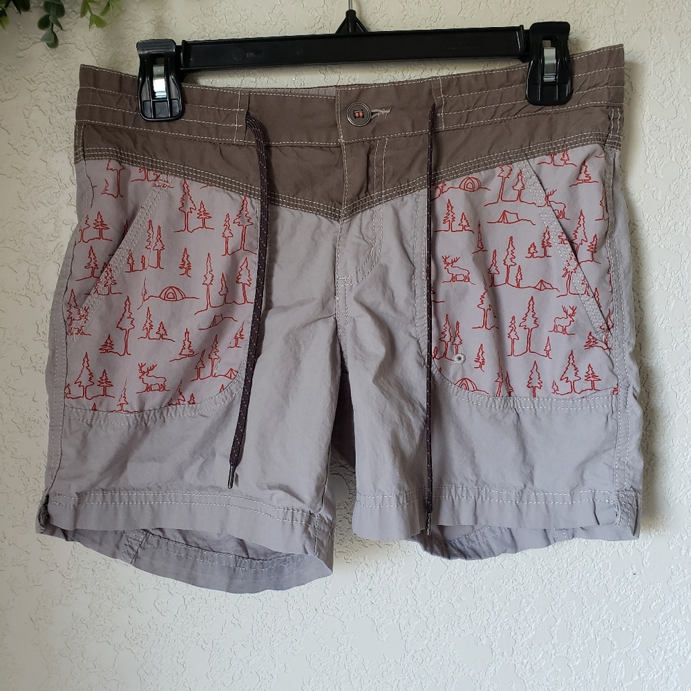 Women’s Outdoor Casual Shorts – Light Taupe with Rust Print